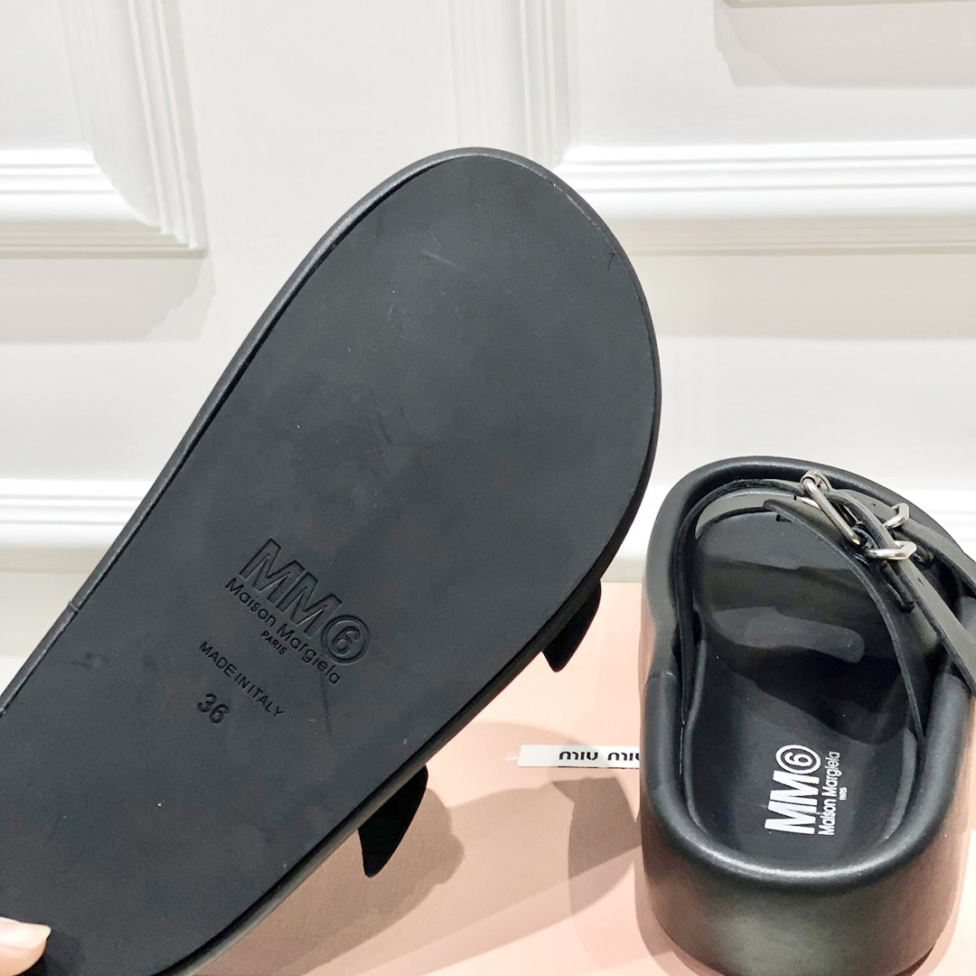 Maison Margiela MM6 Ledersandalen mit Schnallenriemen - EUR FASHION