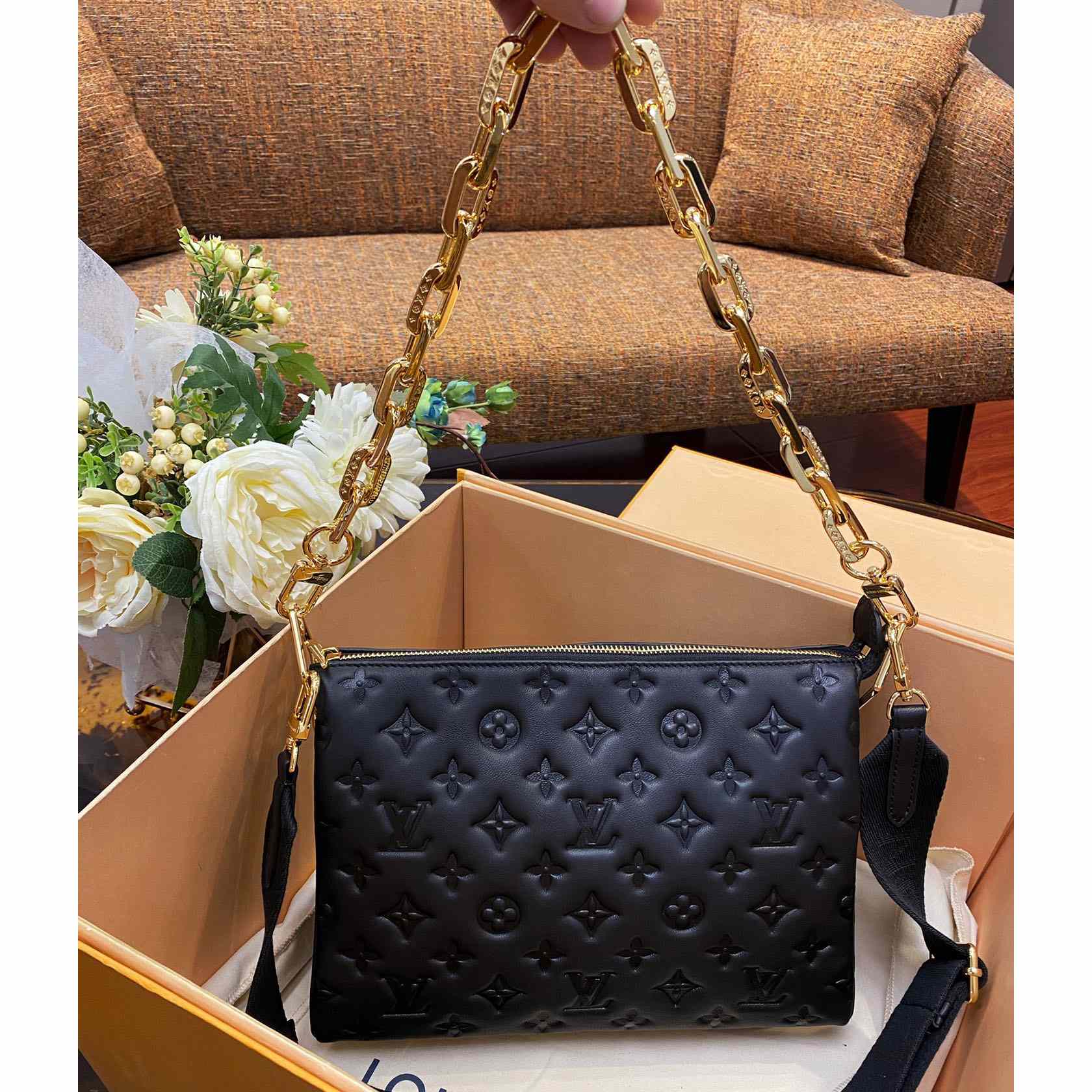 Louis Vuitton Coussin Schwarzes Lamm (26 x 20 x 12 cm) M57790 - EUR FASHION