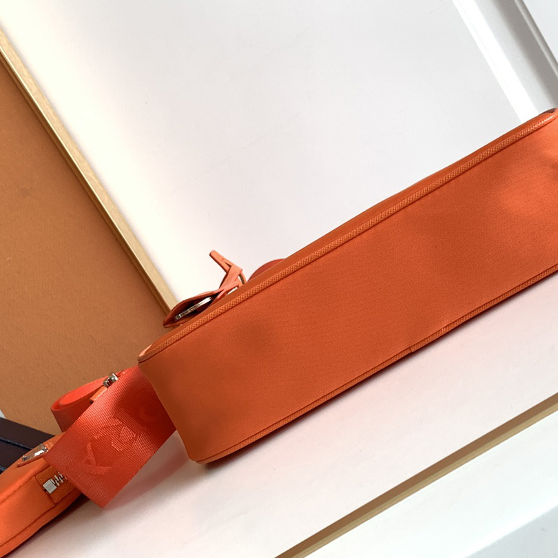 Prada Re-Edition 2005 bedruckte Re-Nylon-Tasche (22-12-6 cm) - EUR FASHION