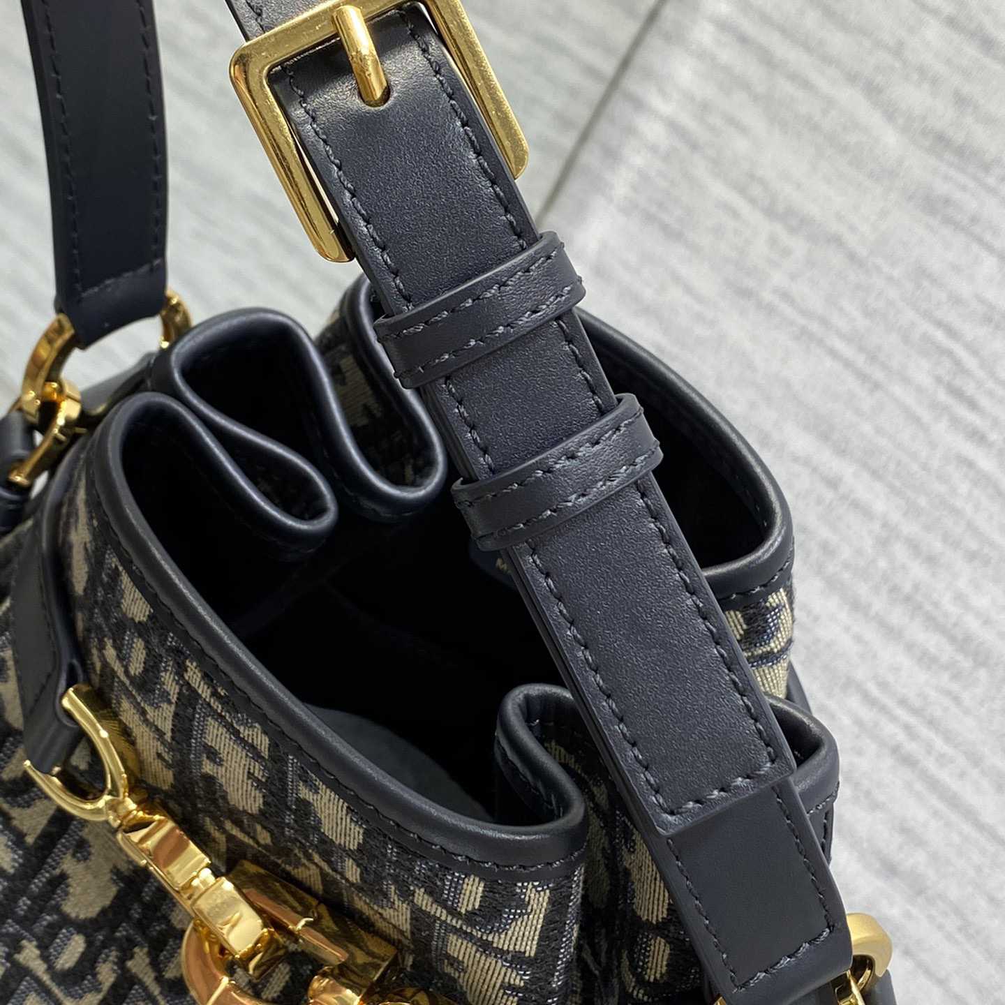 Dior Mittlere C'est Dior Tasche - EUR FASHION