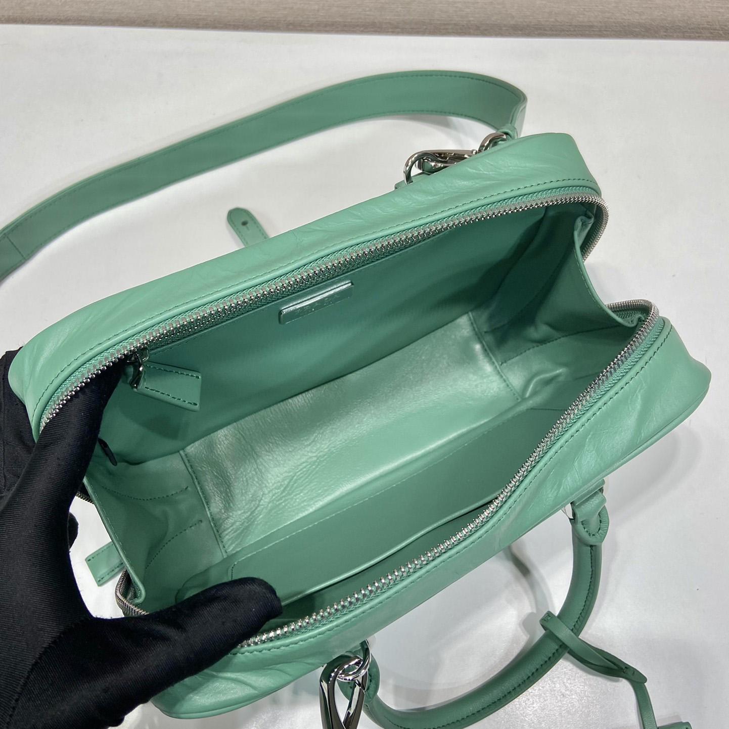 Prada Mittelgroße Tasche aus antikem Nappaleder mit Henkel - EUR FASHION