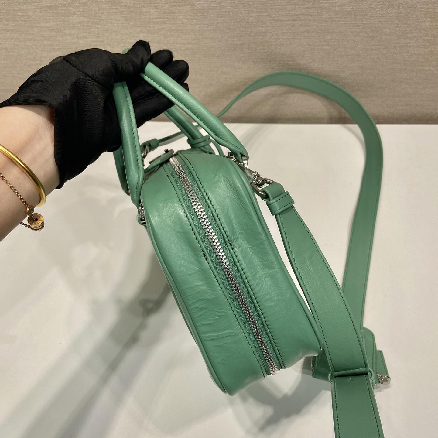 Prada Mittelgroße Tasche aus antikem Nappaleder mit Henkel - EUR FASHION