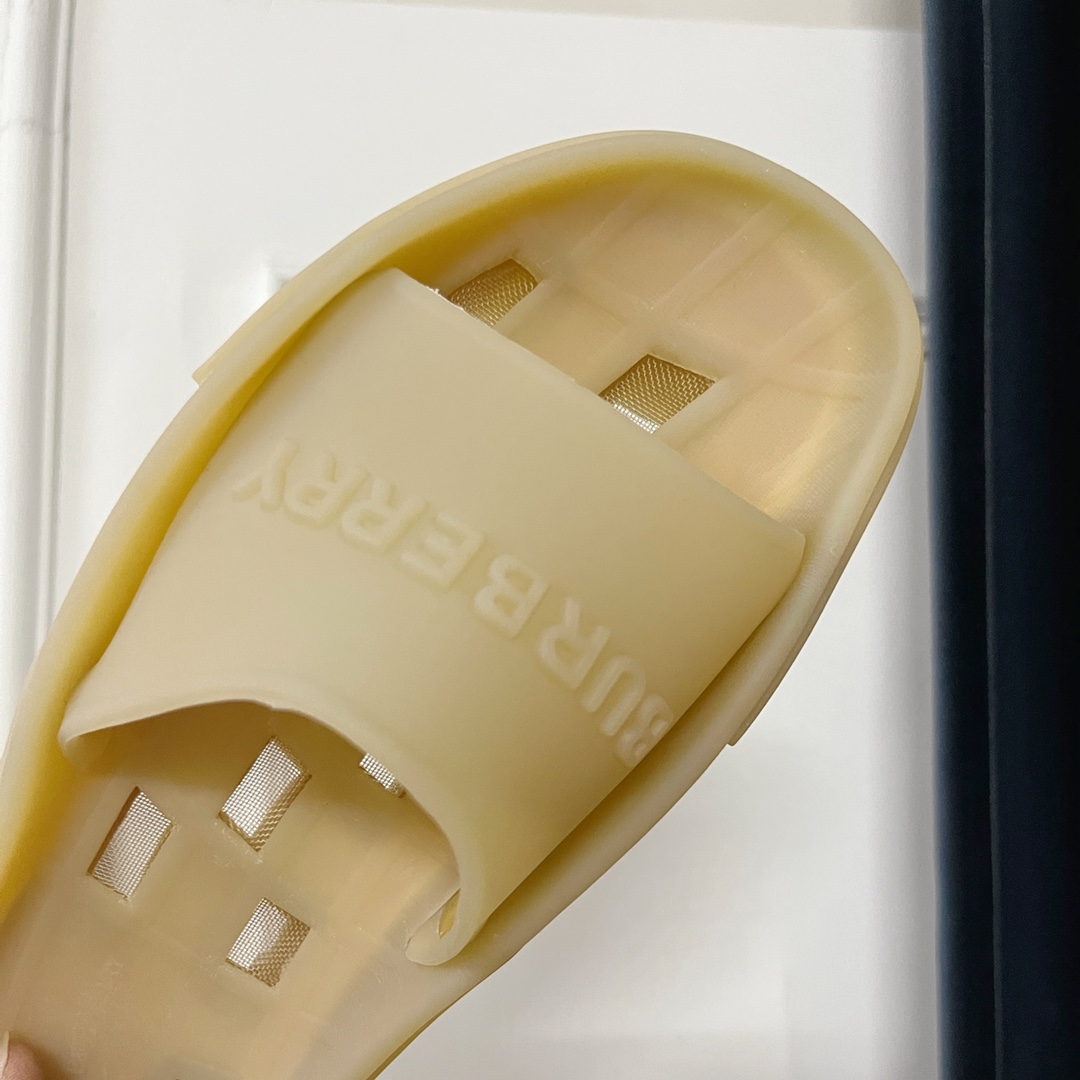 Pantoletten mit Burberry-Bucklow-Logo - EUR FASHION