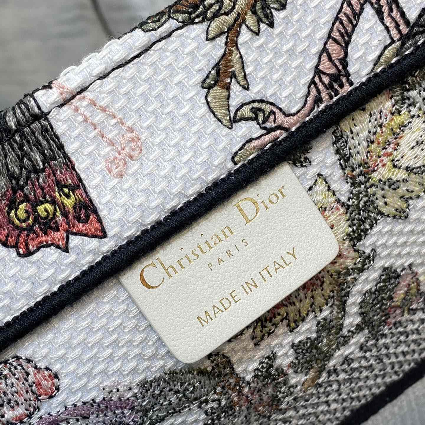 Mittlere Dior-Buchtasche von Dior - EUR FASHION