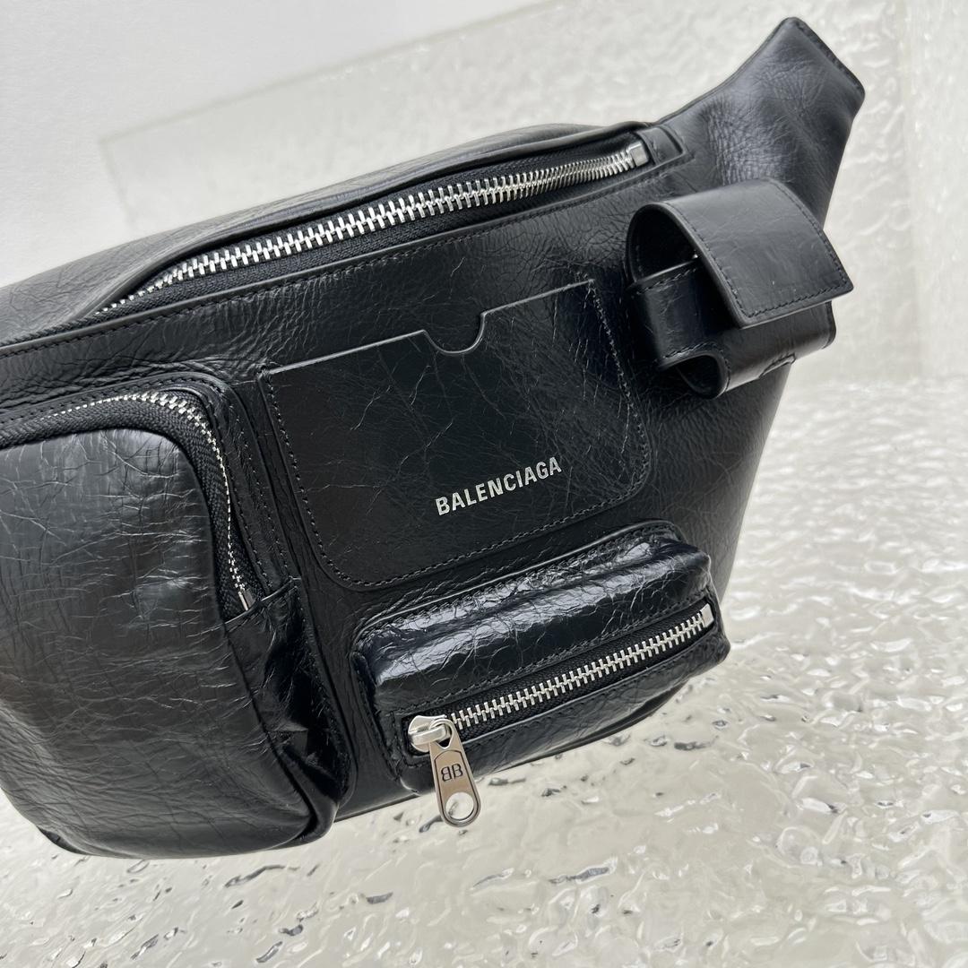 Balenciaga – Superbusy – Gürteltasche in Schwarz - EUR FASHION