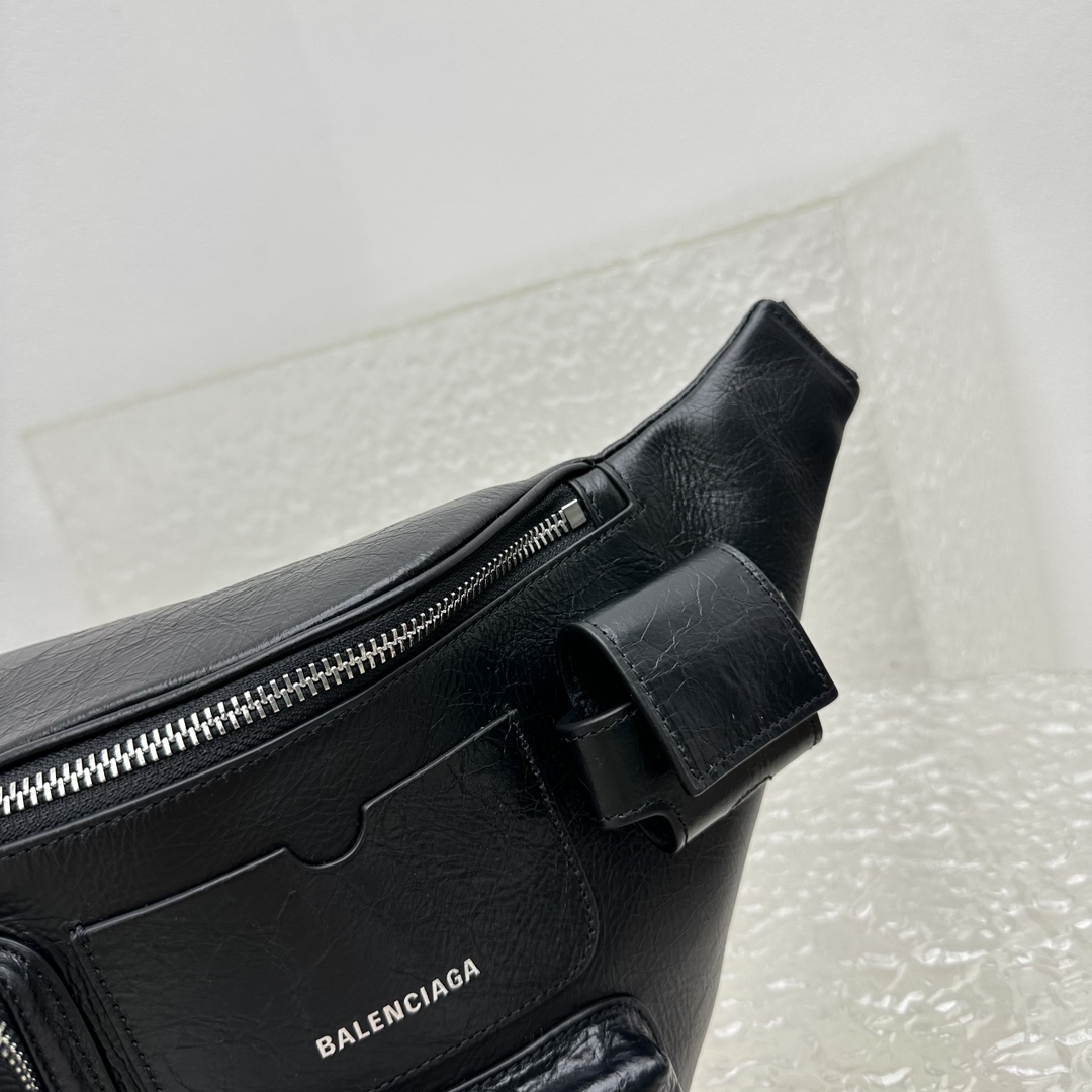 Balenciaga – Superbusy – Gürteltasche in Schwarz - EUR FASHION