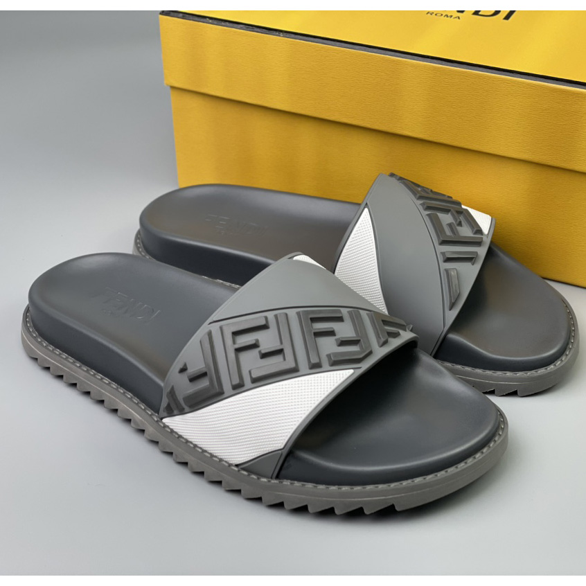 Fendi-Slipper aus grauem Gummi - EUR FASHION