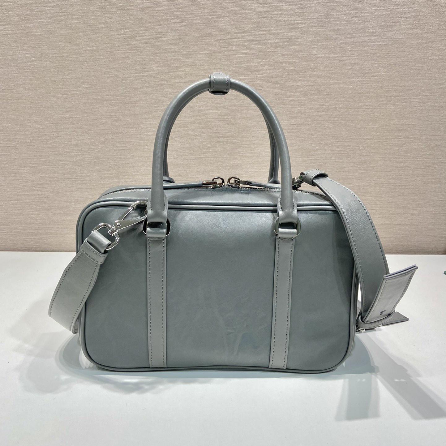 Prada Mittelgroße Tasche aus antikem Nappaleder mit Henkel - EUR FASHION