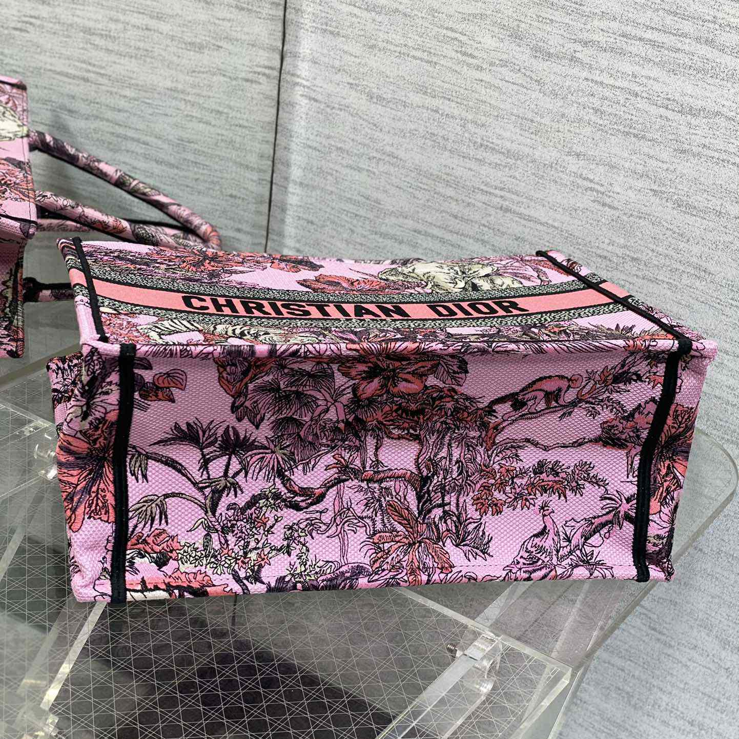 Mittlere Dior-Buchtasche von Dior - EUR FASHION
