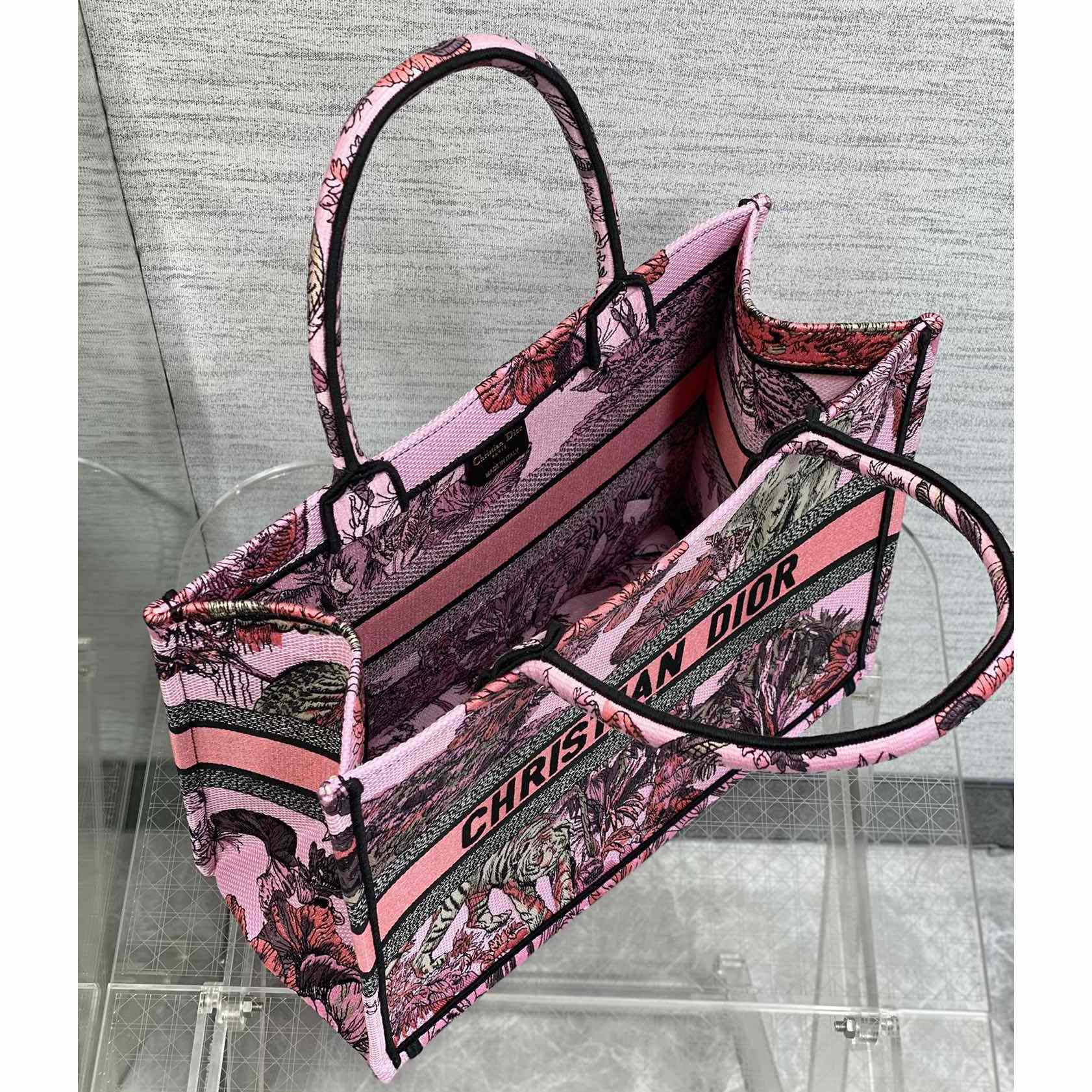 Mittlere Dior-Buchtasche von Dior - EUR FASHION