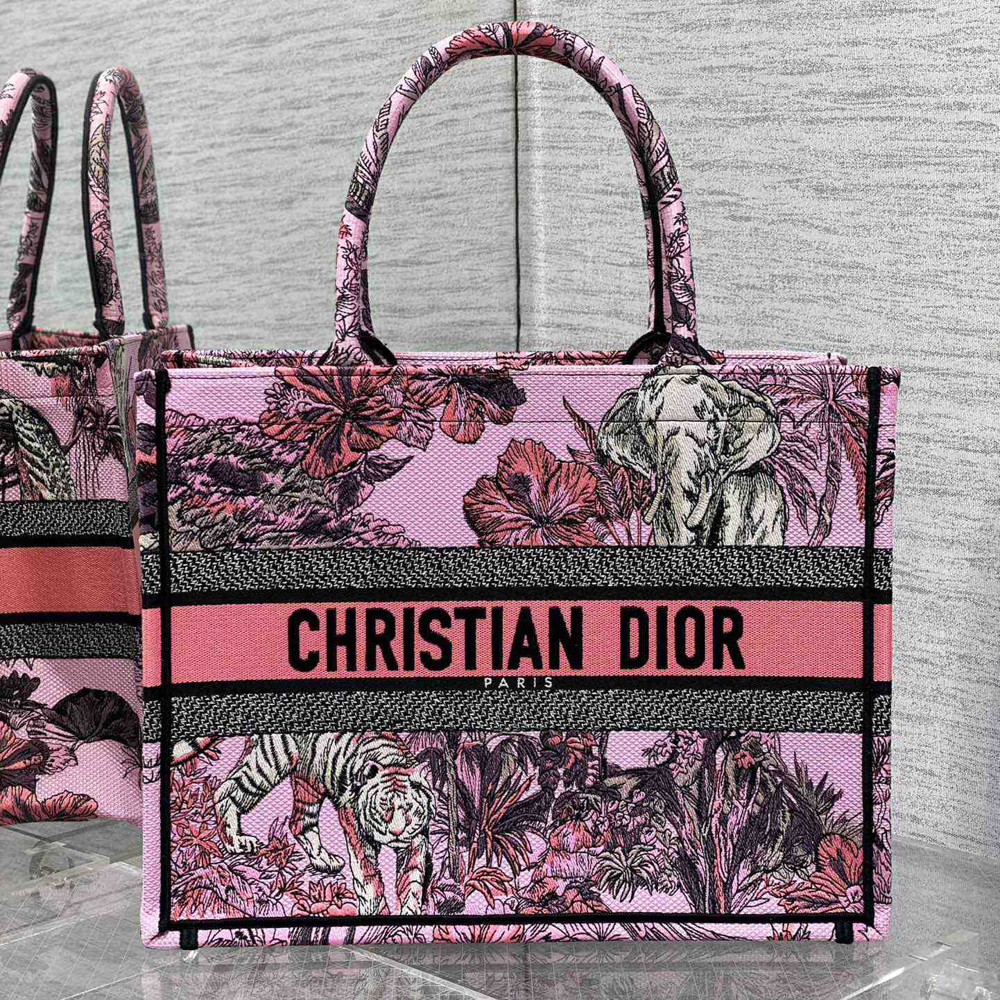 Mittlere Dior-Buchtasche von Dior - EUR FASHION