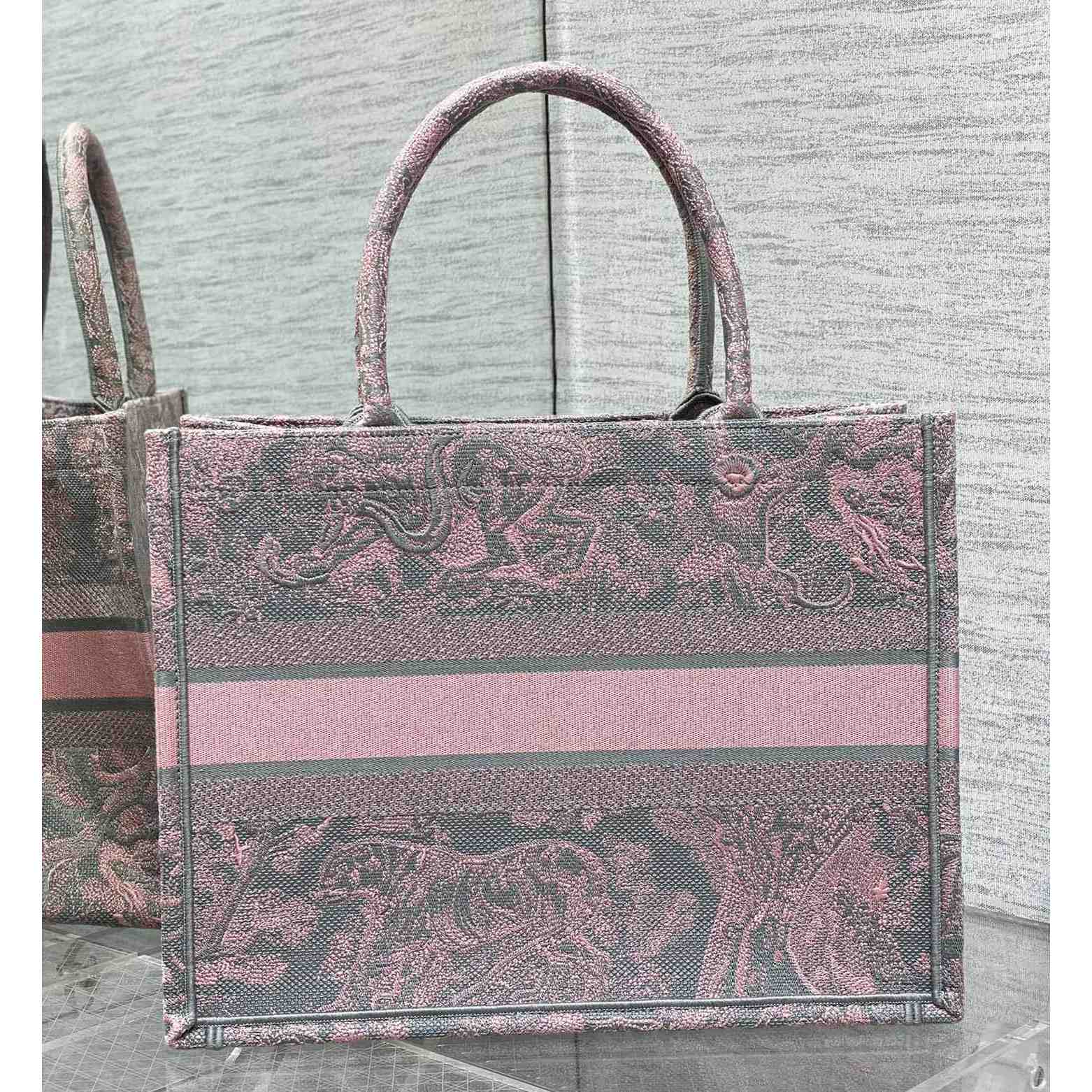 Mittlere Dior-Buchtasche von Dior - EUR FASHION