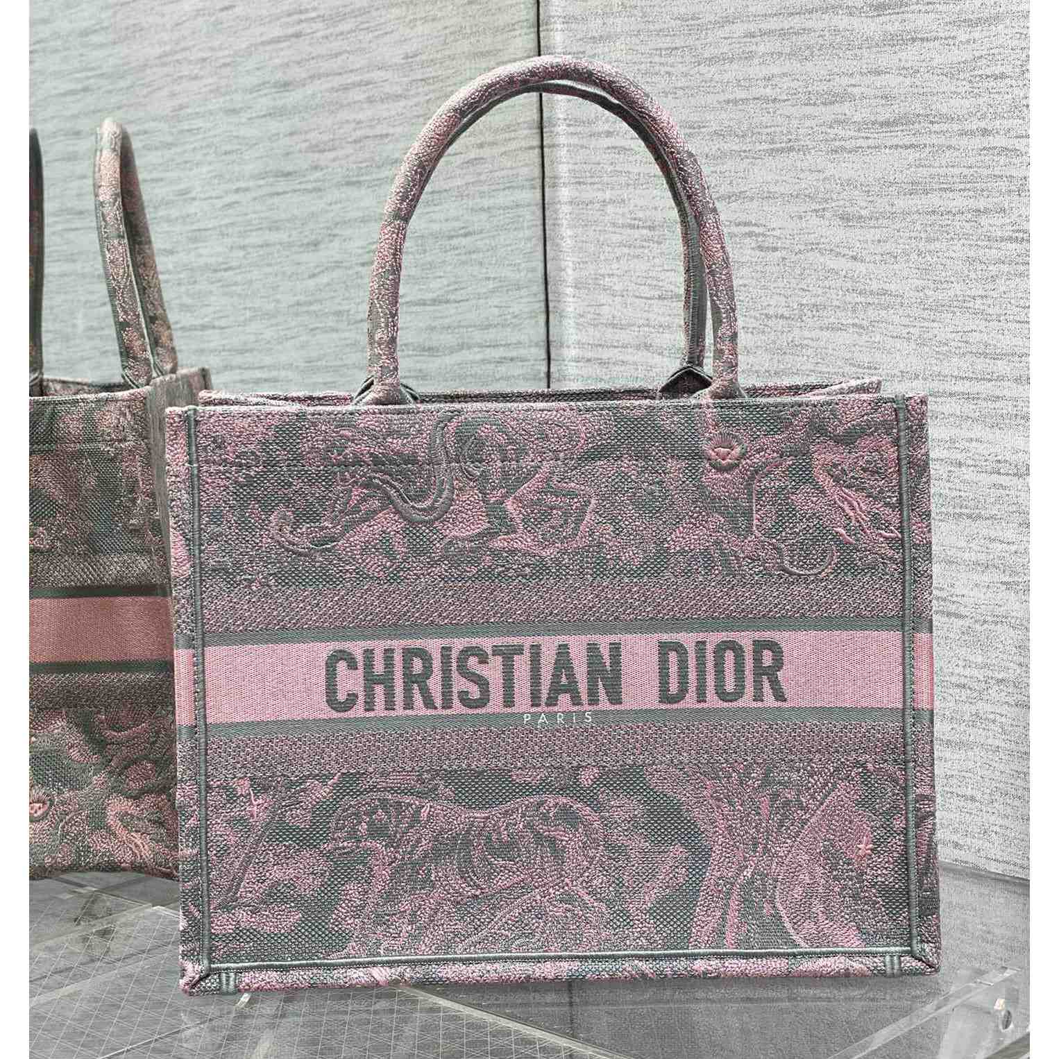 Mittlere Dior-Buchtasche von Dior - EUR FASHION