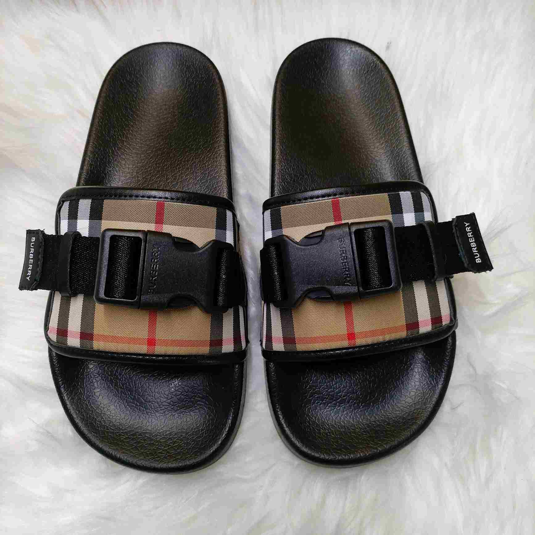 Burberry-Slides mit Vintage-Check und Schnallenriemen - EUR FASHION