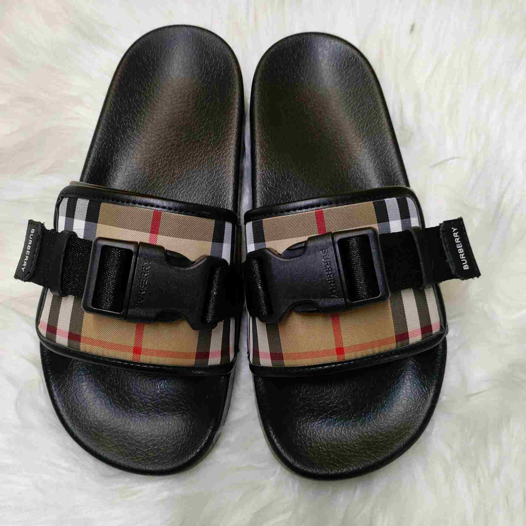 Burberry-Slides mit Vintage-Check und Schnallenriemen - EUR FASHION