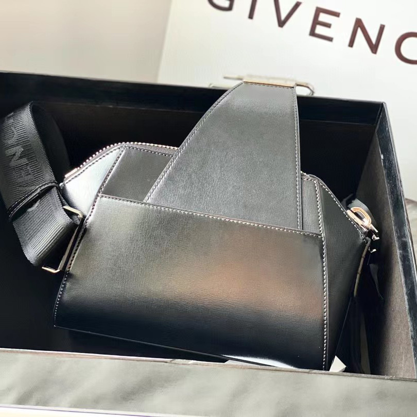 Givenchy Antigona Leder-Umhängetasche (25-20-16 cm) - EUR FASHION