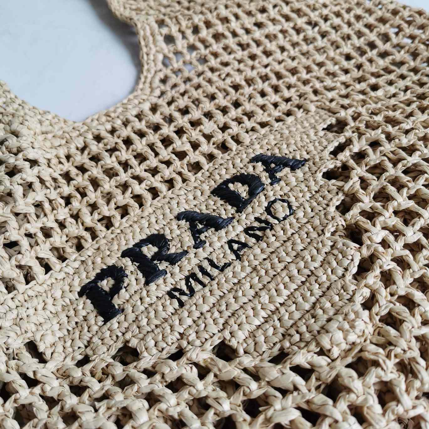 Prada Häkel-Einkaufstasche - EUR FASHION