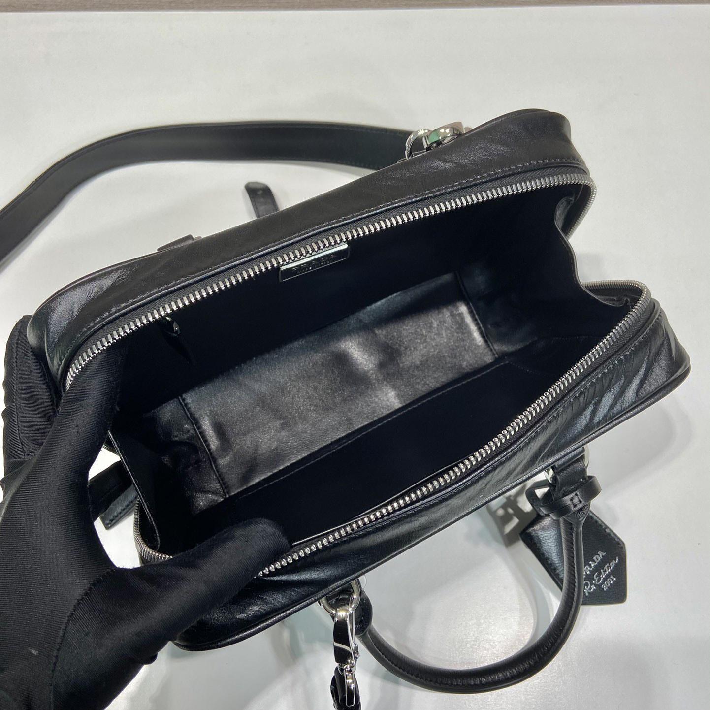 Prada Mittelgroße Tasche aus antikem Nappaleder mit Henkel - EUR FASHION