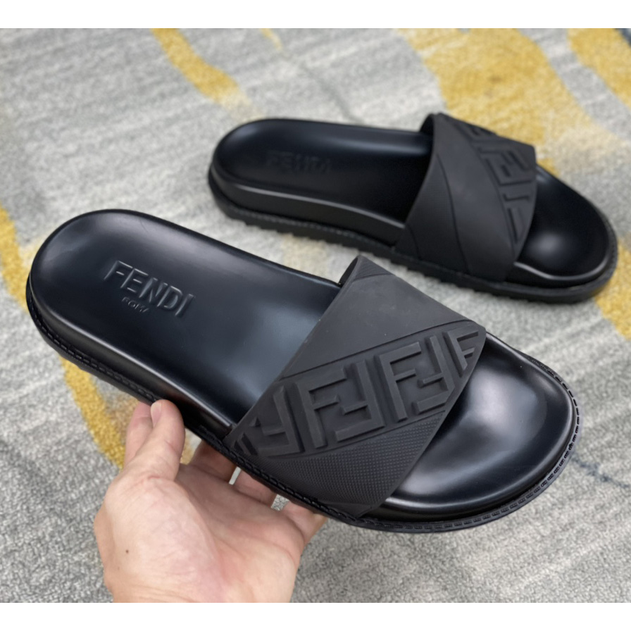 Fendi-Fußbett aus schwarzem Gummi - EUR FASHION