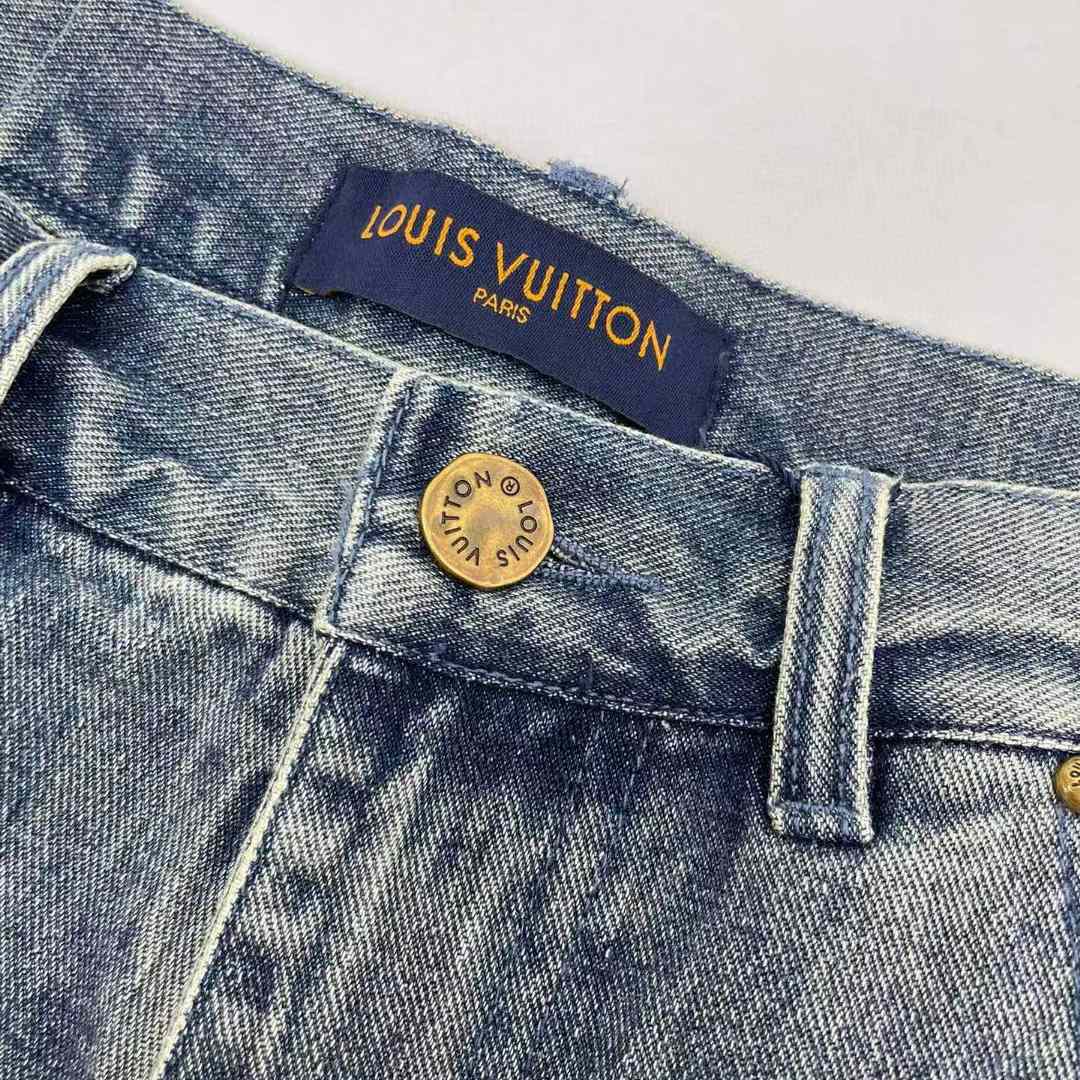 Louis Vuitton Denim Carpenter Shorts 1ABJ7D - EUR FASHION