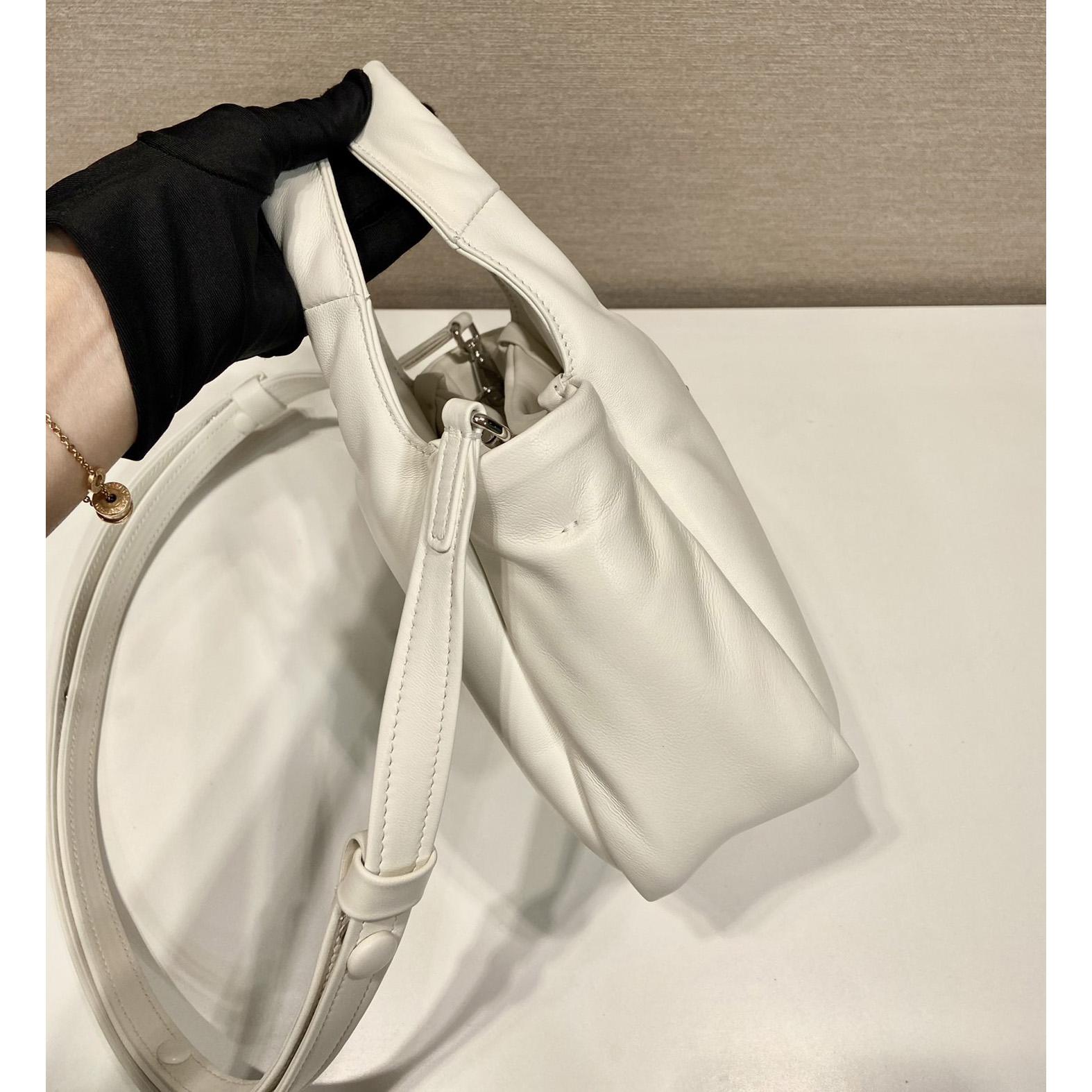 Prada Kleine gepolsterte Prada-Tasche aus weichem Nappaleder - EUR FASHION