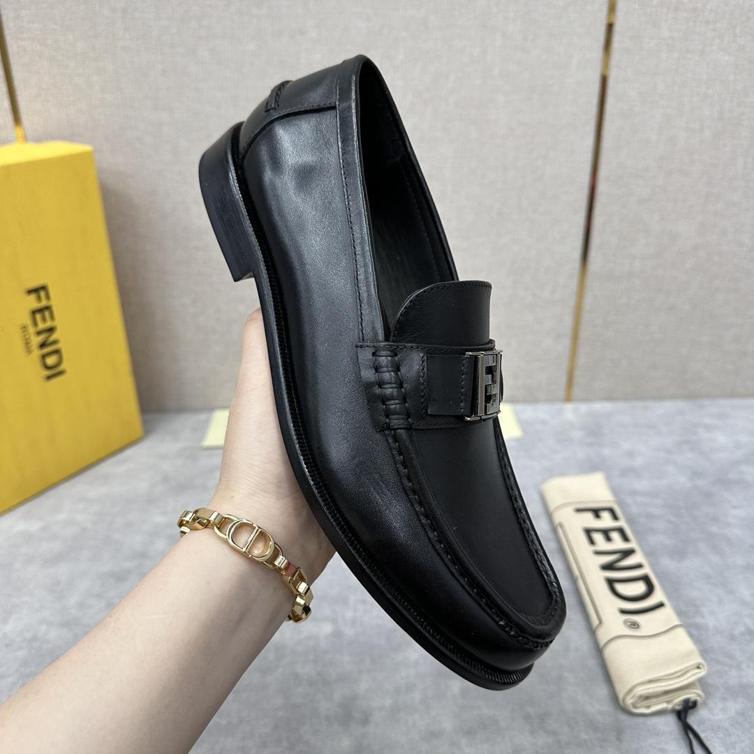 Fendi Herren-Loafer in Schwarz - EUR FASHION