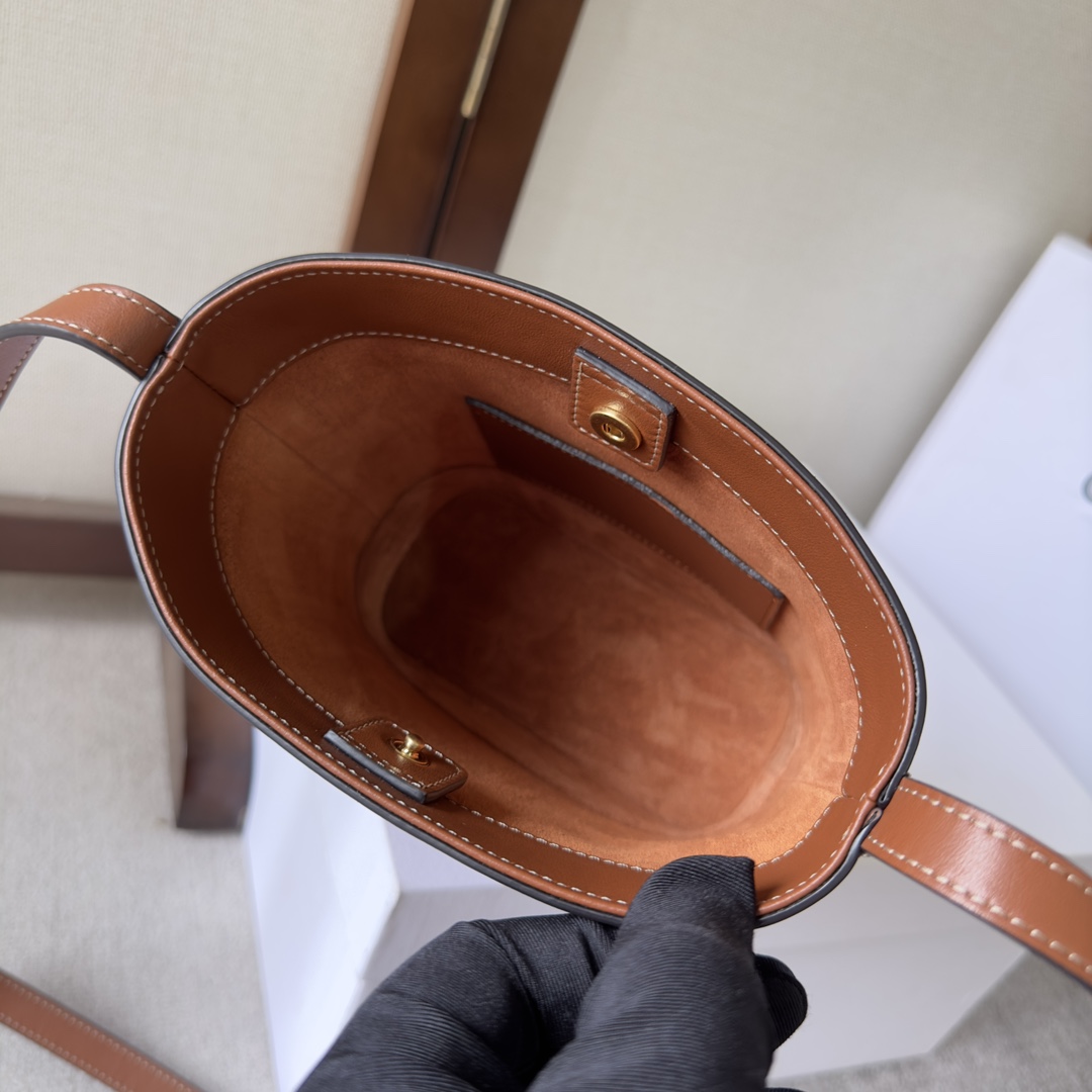 Celine Mini Bucket Cuir Triomphe aus glattem Kalbsleder - EUR FASHION