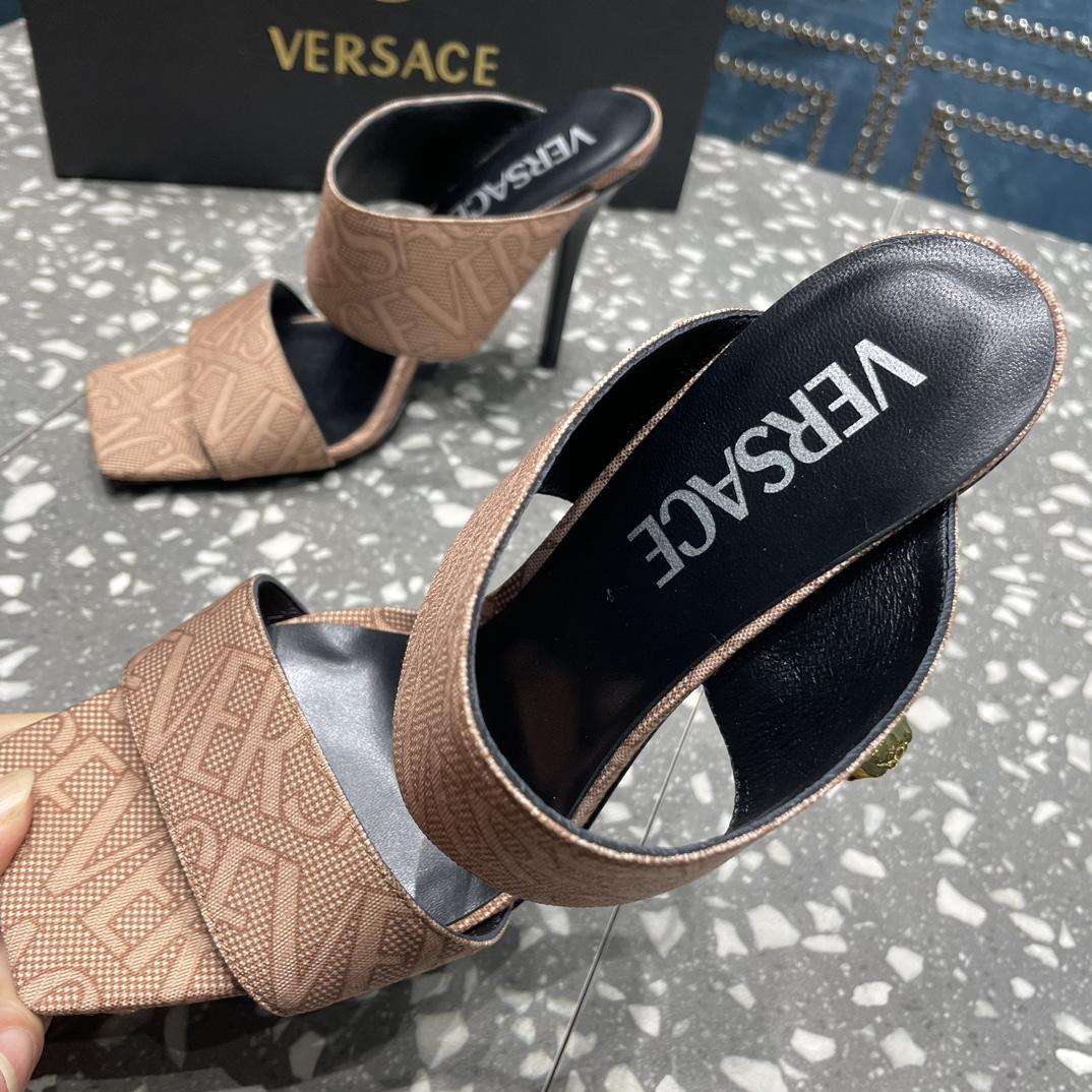 Versace Allover-Pantoletten mit hohem Absatz - EUR FASHION