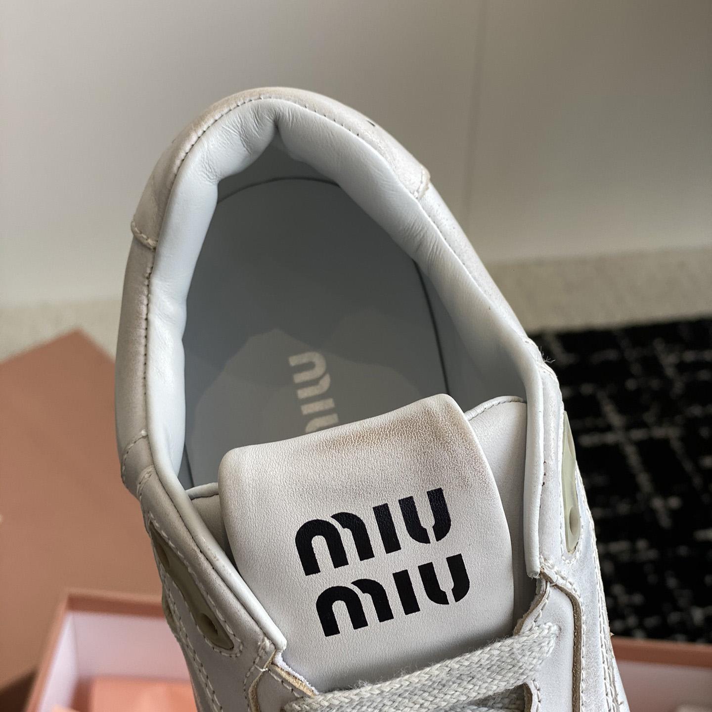 Miu Miu Sneakers aus gebleichtem Leder - EUR FASHION