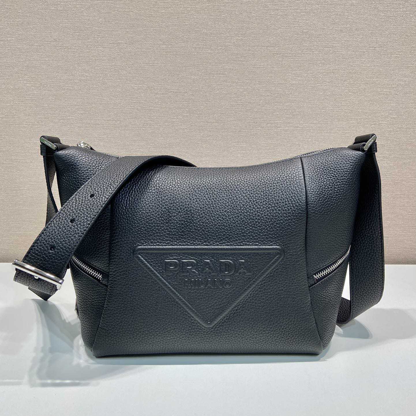 Prada-Ledertasche mit Schultergurt - EUR FASHION