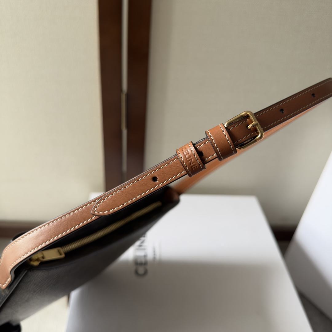 Celine Mittelgroße Celine Croque-Tasche aus Triomphe-Canvas und Kalbsleder in Hellbraun - EUR FASHION