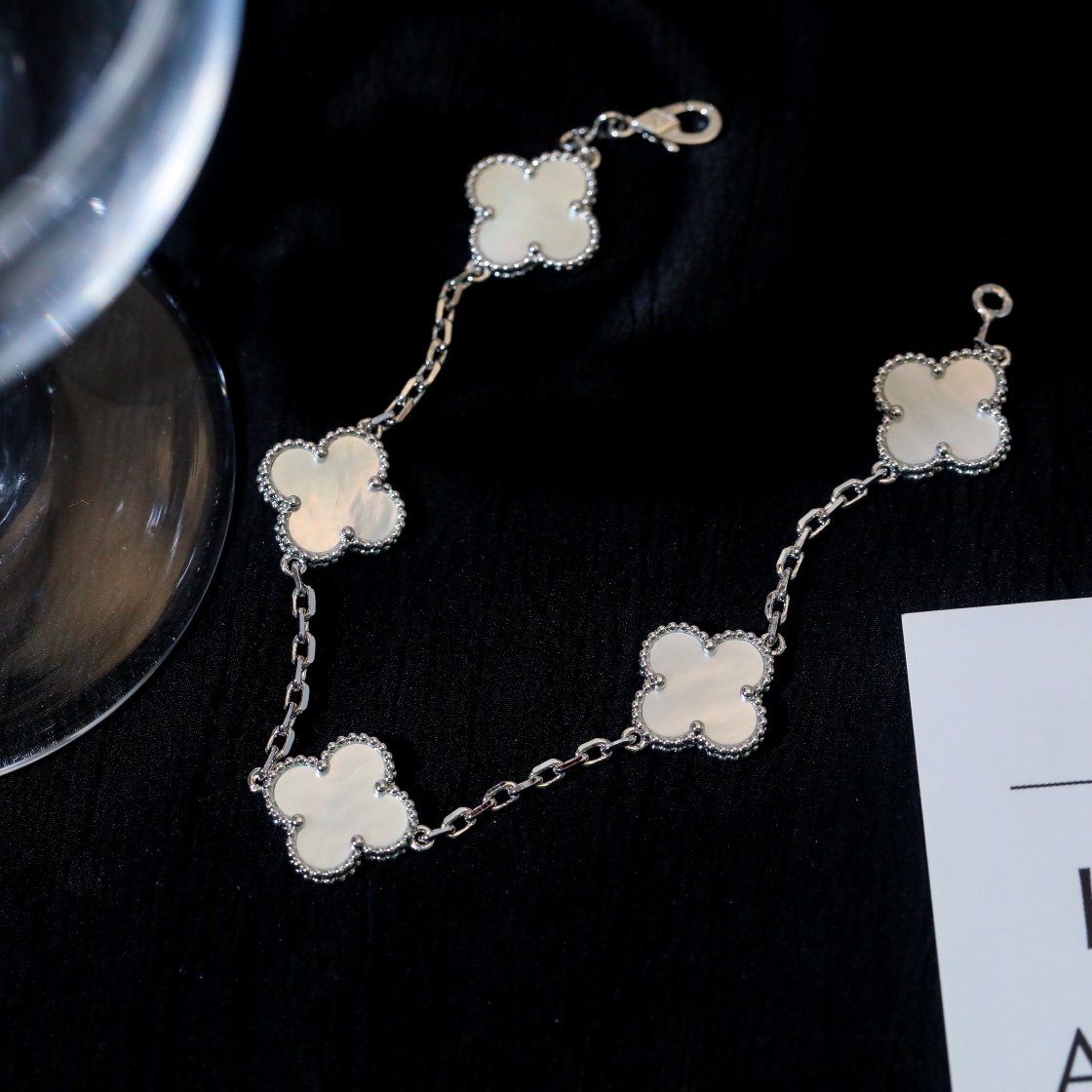 Van Cleef & Arpels Armband - EUR FASHION