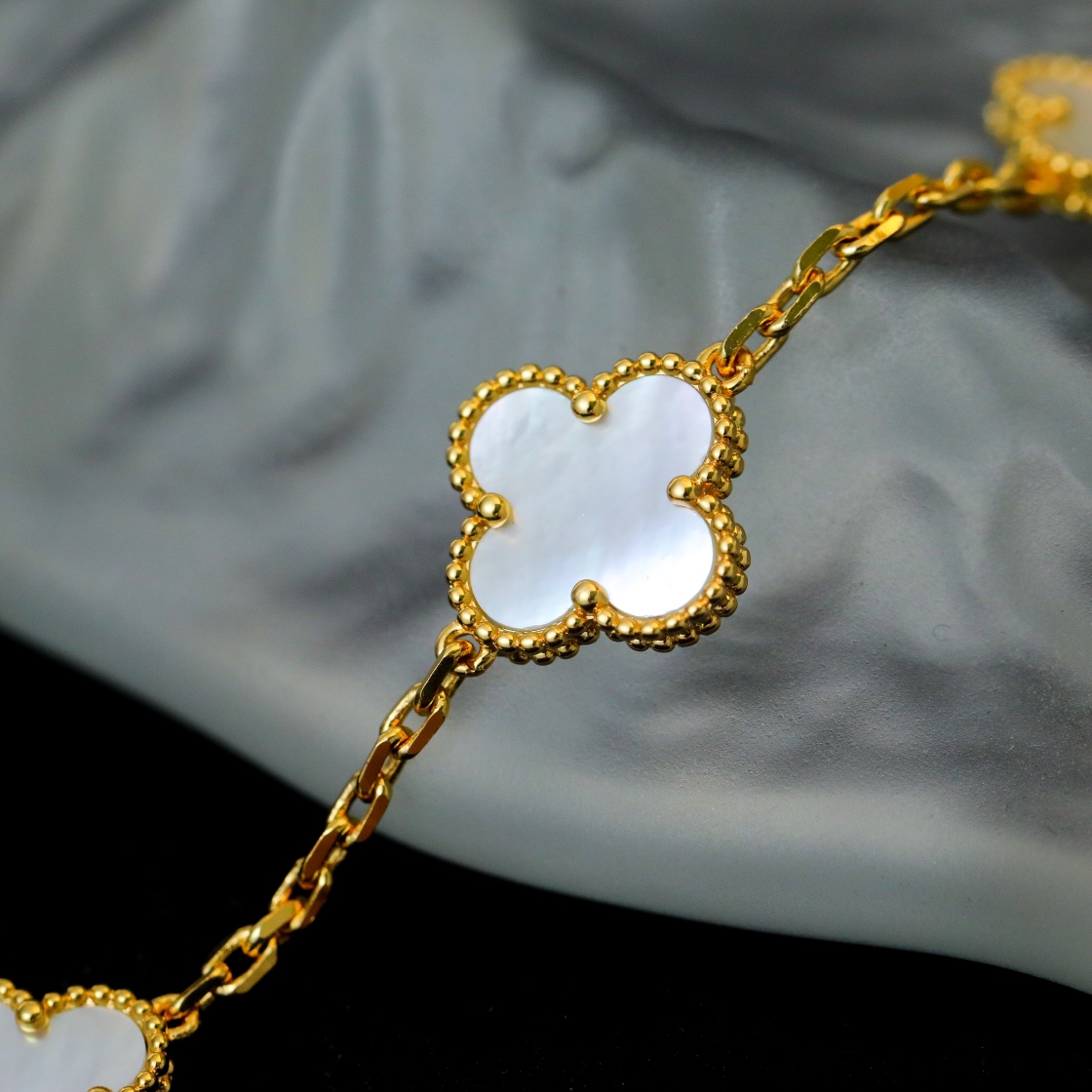 Van Cleef & Arpels Armband - EUR FASHION