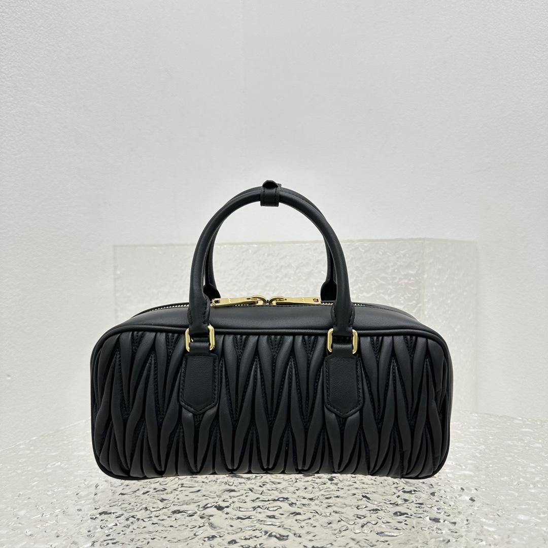 Miu Miu Arcadie Tasche aus Matelassé-Nappaleder - EUR FASHION