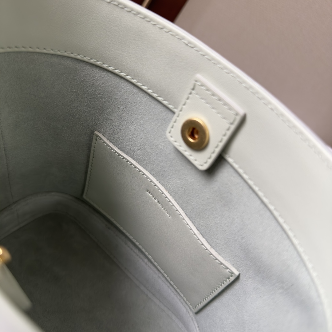 Celine Mini Bucket Cuir Triomphe aus glattem Kalbsleder - EUR FASHION