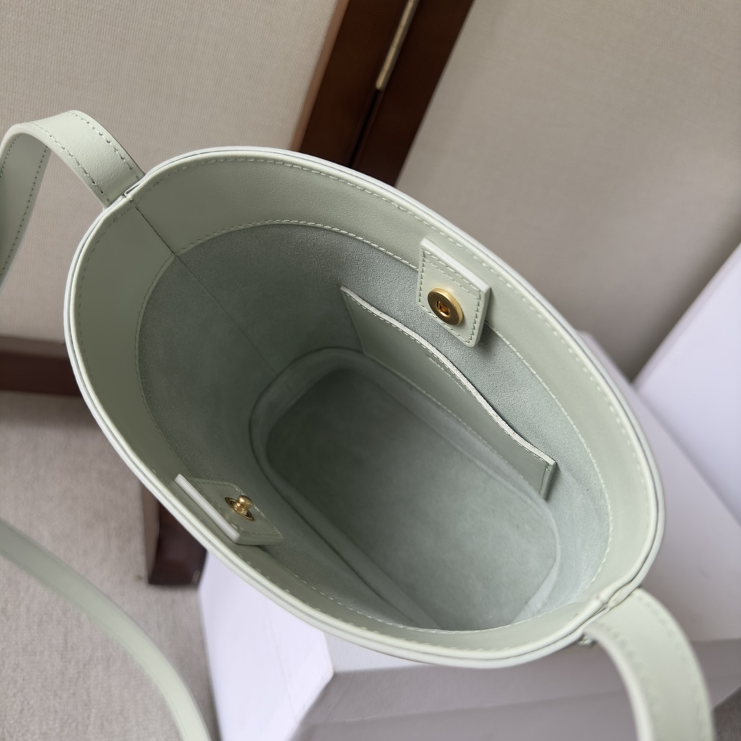 Celine Mini Bucket Cuir Triomphe aus glattem Kalbsleder - EUR FASHION