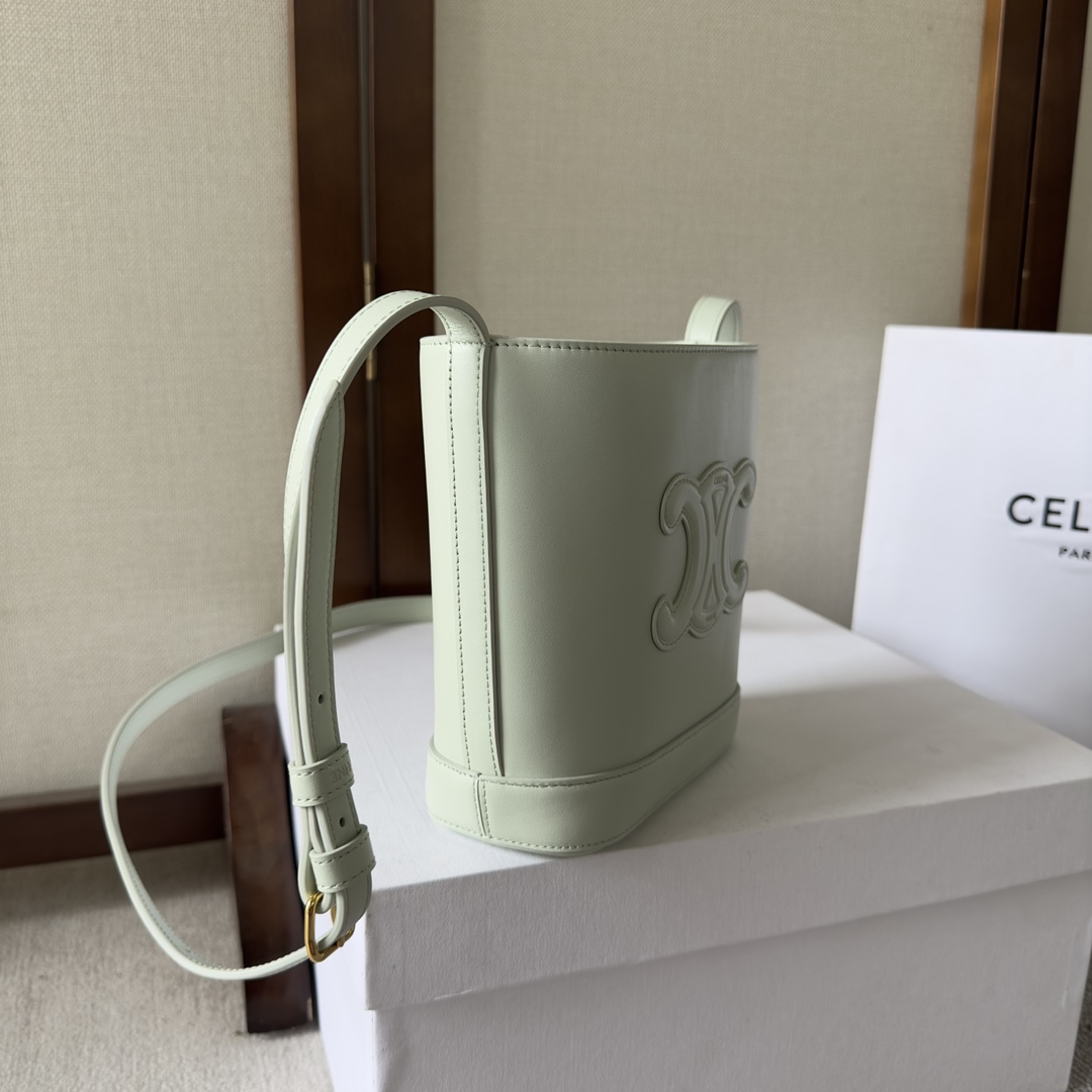 Celine Mini Bucket Cuir Triomphe aus glattem Kalbsleder - EUR FASHION