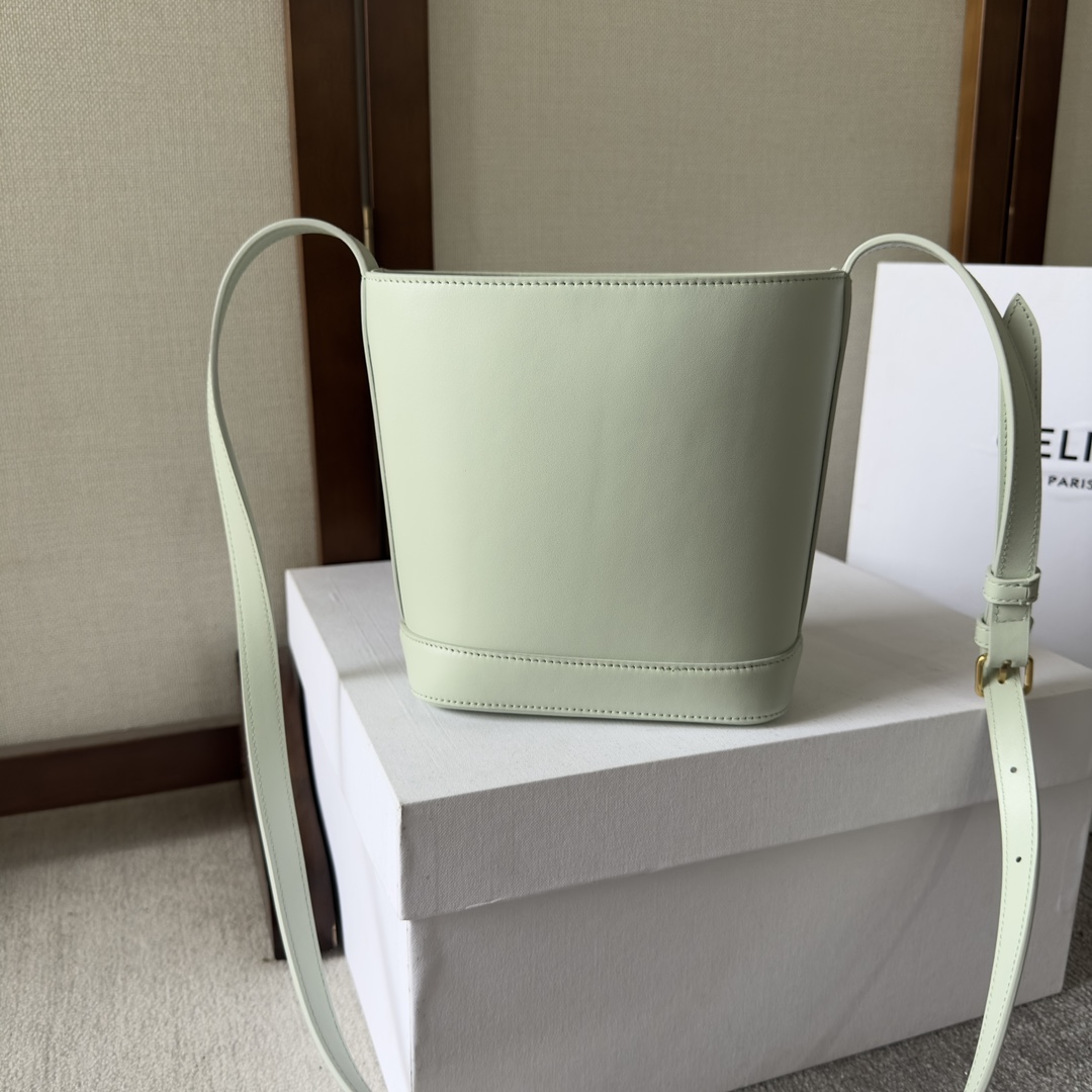 Celine Mini Bucket Cuir Triomphe aus glattem Kalbsleder - EUR FASHION