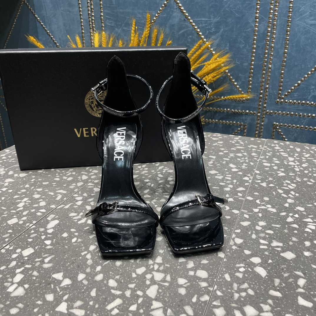 Versace Pin-Point-Sandalen - EUR FASHION