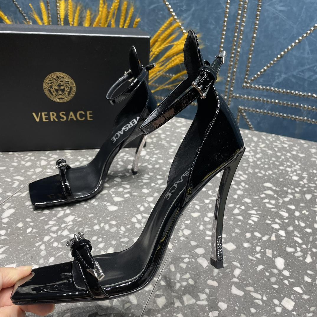Versace Pin-Point-Sandalen - EUR FASHION