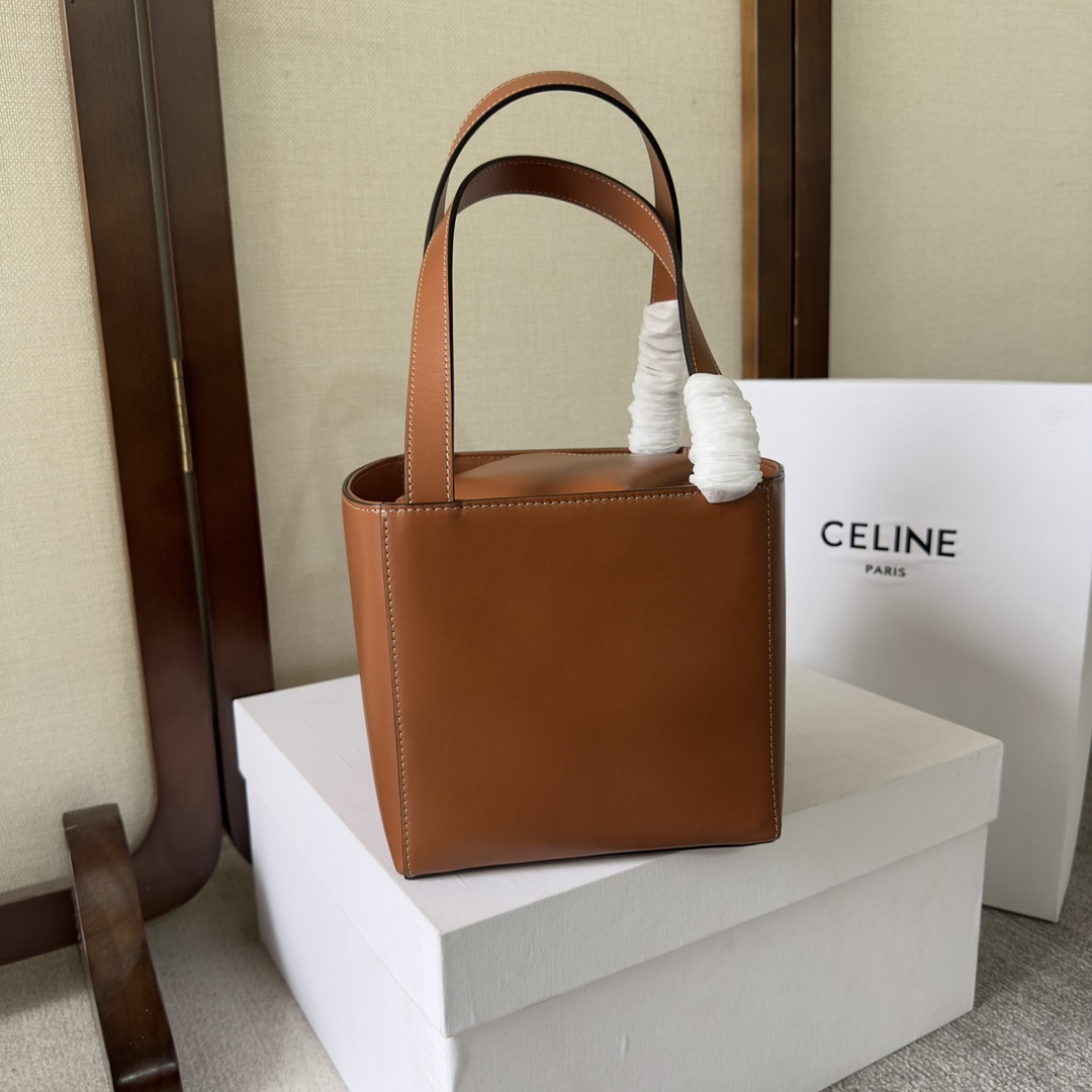 Celine Cube Bag Cuir Triomphe aus glänzendem Kalbsleder (15-15-15 cm) - EUR FASHION