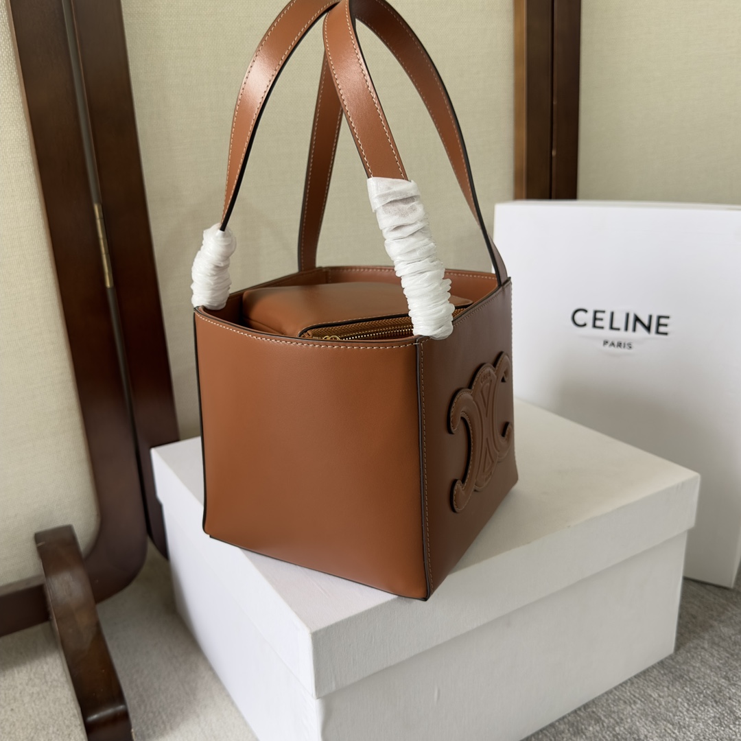 Celine Cube Bag Cuir Triomphe aus glänzendem Kalbsleder (15-15-15 cm) - EUR FASHION