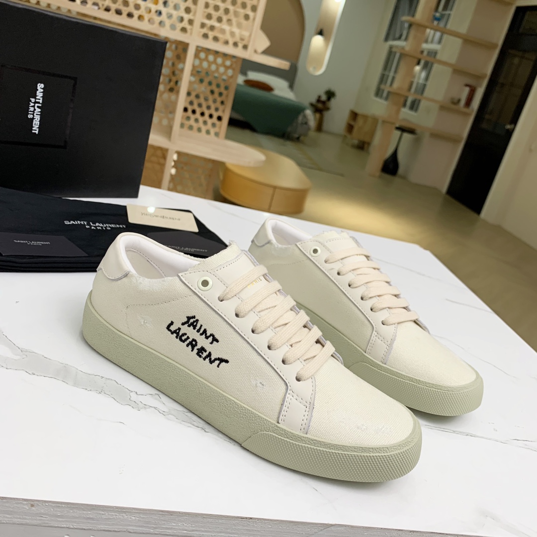 Saint Laurent Court Classic Sl/06 Sneakers mit Saint Laurent-Stickerei, aus weißem Stoff und Leder im Used-Look - EUR FASHION