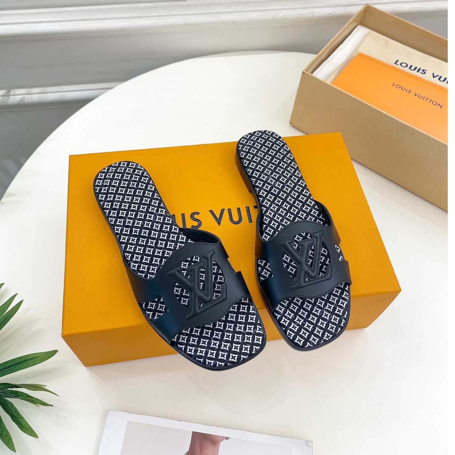 Flaches Louis Vuitton LV Isola Mule - EUR FASHION