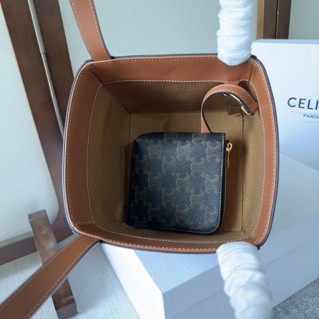 Celine Cube Bag Cuir Triomphe aus Triomphe-Canvas und Kalbsleder (15-15-15 cm) - EUR FASHION