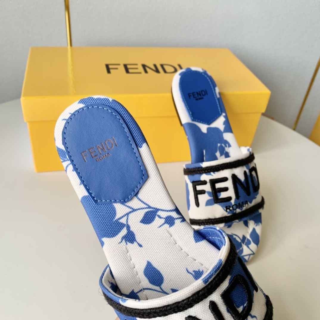 Fendi Signature Blaue Canvas-Slides - EUR FASHION