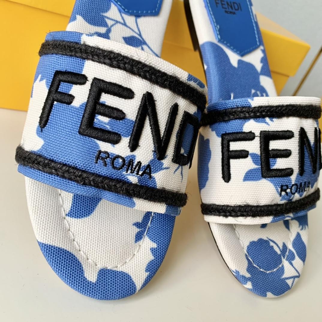 Fendi Signature Blaue Canvas-Slides - EUR FASHION