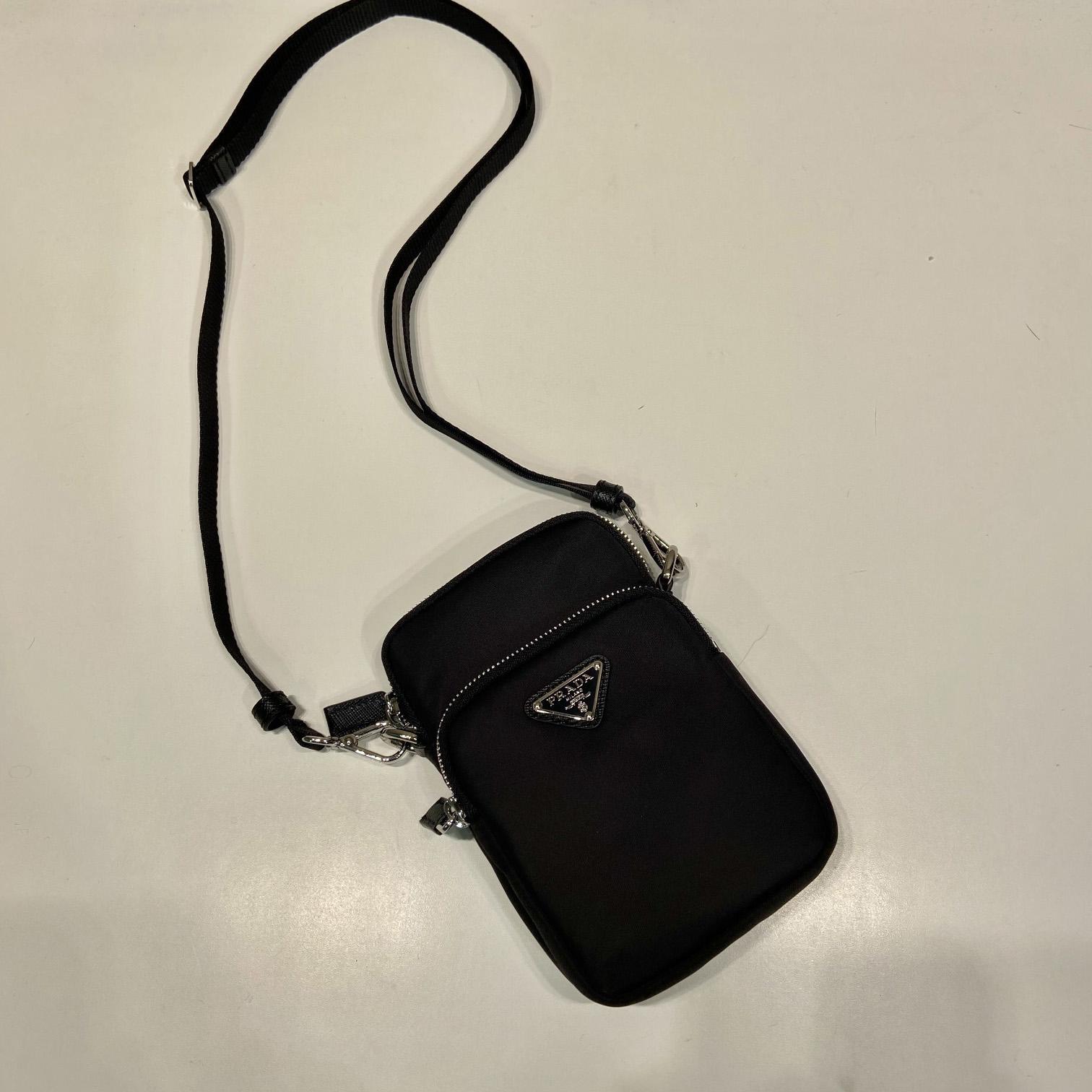 Prada-Ledertasche mit Schultergurt - EUR FASHION