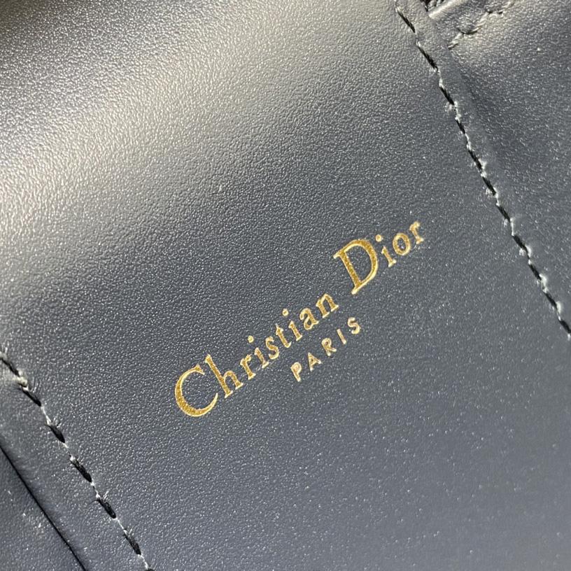 Kleines Dior CD-Signatur-Kosmetiketui - EUR FASHION