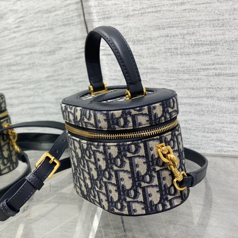 Kleines Dior CD-Signatur-Kosmetiketui - EUR FASHION